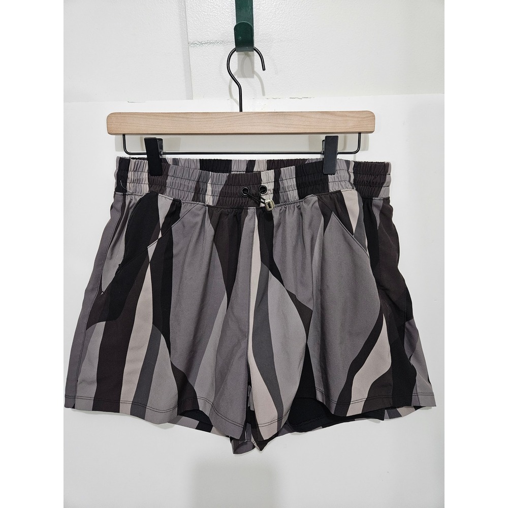 Tek Gear Workout Gear Womens Large Grey Black Abstract Geometric Athletic Shorts